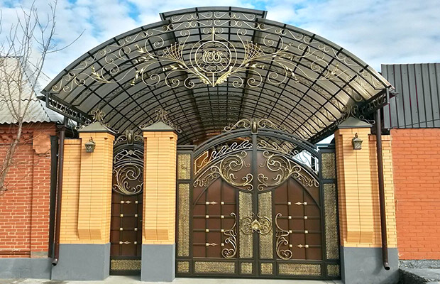 Купить или заказать ворота для дома с навесом - стильные и надежные решения для вашего участка в Полысаево от 42671 руб | ВоротМастер-Плс